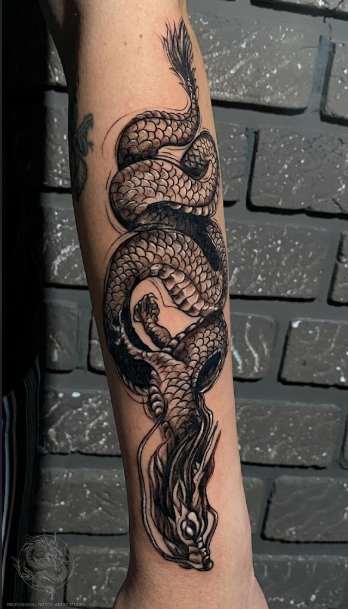 Braço com cobra