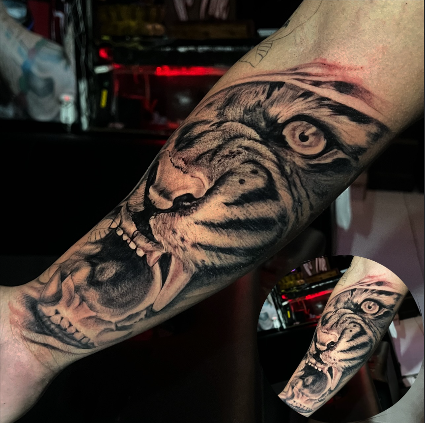 Tatuagem Irezumi de dragão nas costas, em preto e vermelho